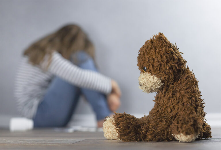 Mobbning kan ställa till med obalans i hjärnan hos ungdomar, medföljande psykotiska problem, depression och kognitiva avvikelser.